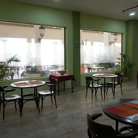 Apartment Piramides